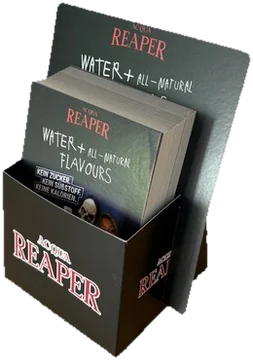 Theken-Display aus schwarzem Karton mit ACQUA-REAPER-Postkarten zum Mitnehmen